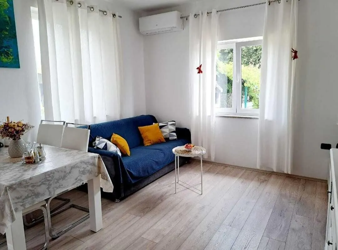 Apartman Melita Galižana 0*,